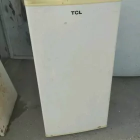 TCL holodilnik