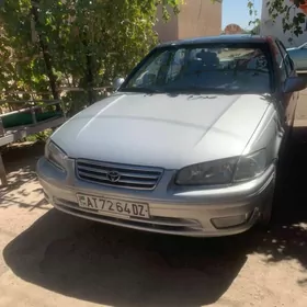 Toyota Camry 2000