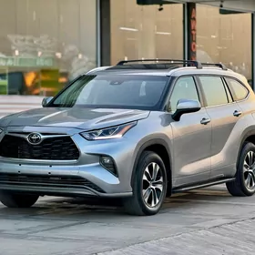 Toyota Highlander 2021