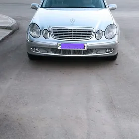 Mercedes-Benz E320 2004