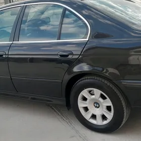 BMW E39 2001