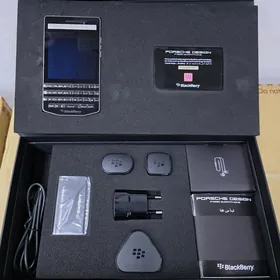 Blackberry P9983 Porsche