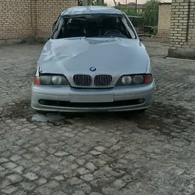 BMW E39 2002