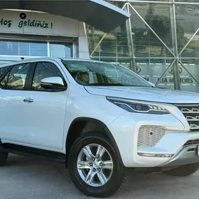 Toyota Fortuner 2024