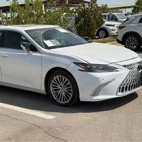 Lexus ES 250 2022