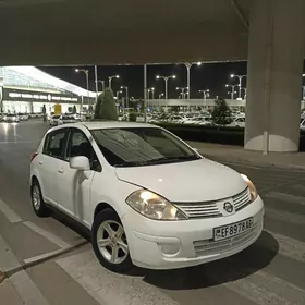 Nissan Versa 2011