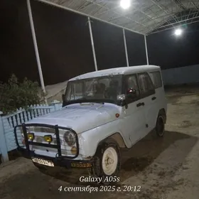 UAZ 469 2001