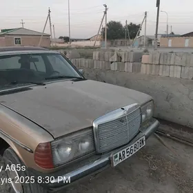Mercedes-Benz 230E 1982