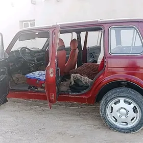 Lada Niva 1998