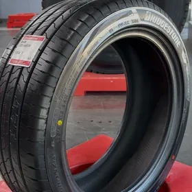 235/45r18 bridgestone