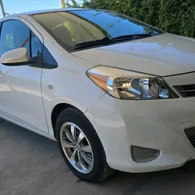 Toyota Yaris 2012