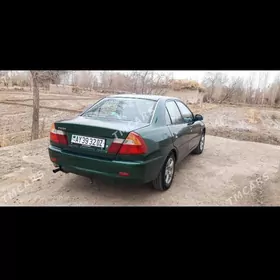 Mitsubishi Lanser 1999