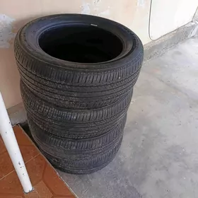 Bridgestone teker 245.55.19