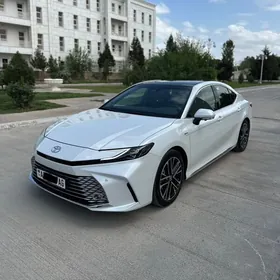 Toyota Camry 2025