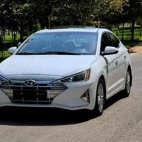 Hyundai Elantra 2019