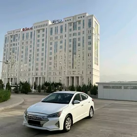 Hyundai Elantra 2019