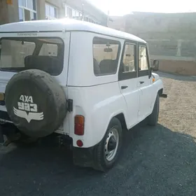 UAZ 469 2005