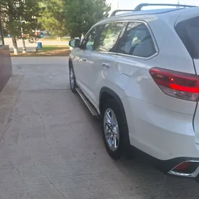 Toyota Highlander 2018