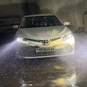 Toyota Camry 2019