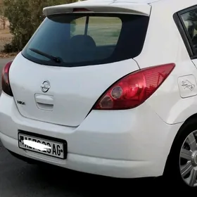 Nissan Tiida 2006