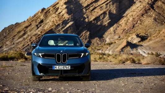BMW представила новый кроссовер iX3 – первую модель в семействе Neue Klasse