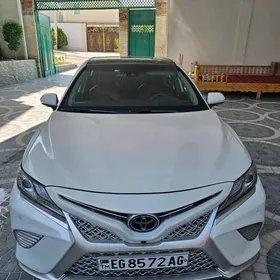 Toyota Camry 2018