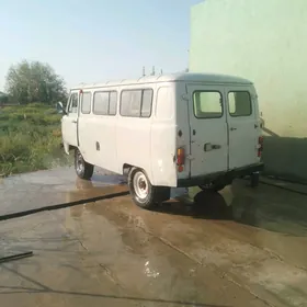 UAZ 2206 2000