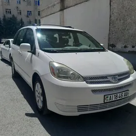 Toyota Sienna 2004
