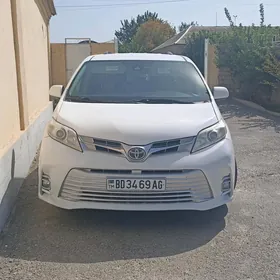 Toyota Sienna 2018