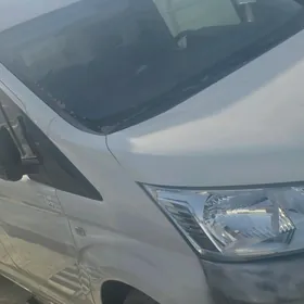 Toyota Hiace 2022