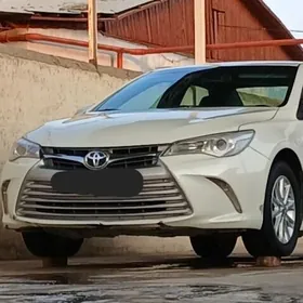 Toyota Camry 2017
