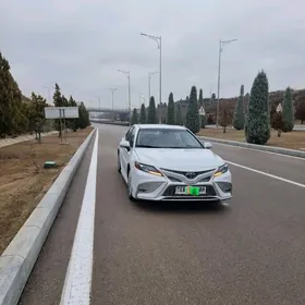 Toyota Camry 2023