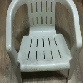 стул, игрушки
