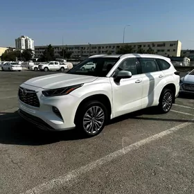 Toyota Highlander 2021