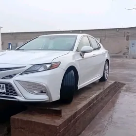 Toyota Camry 2024