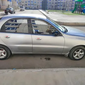 Daewoo Leganza 2001