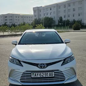Toyota Camry 2021