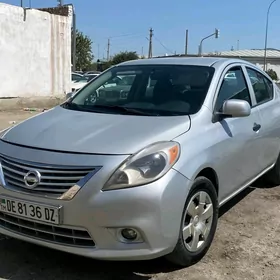 Nissan Versa 2013