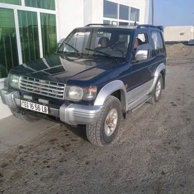Mitsubishi Pajero 1994