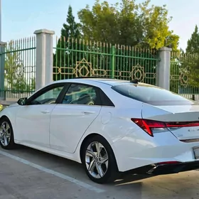 Hyundai Elantra 2022