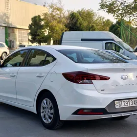 Hyundai Elantra 2020