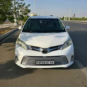 Toyota Sienna 2020