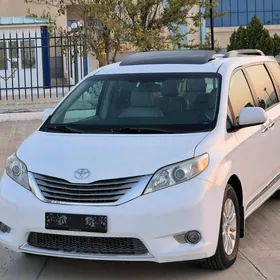 Toyota Sienna 2011