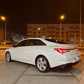 Hyundai Elantra 2022