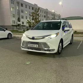 Toyota Sienna 2021