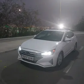 Hyundai Elantra 2020