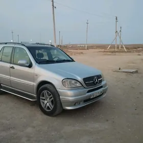 Mercedes-Benz ML400 2000