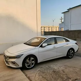 Hyundai Elantra 2025