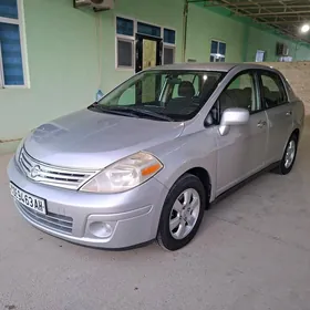 Nissan Versa 2011