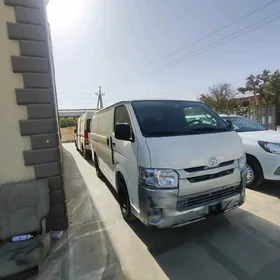 Toyota Hiace 2020
